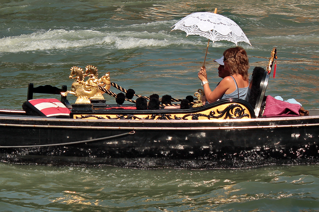 Momenti veneziani 71 - Gondola.jpg